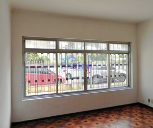 Sala Comercial em VILA VIVALDI - SO BERNARDO DO CAMPO por 700,00